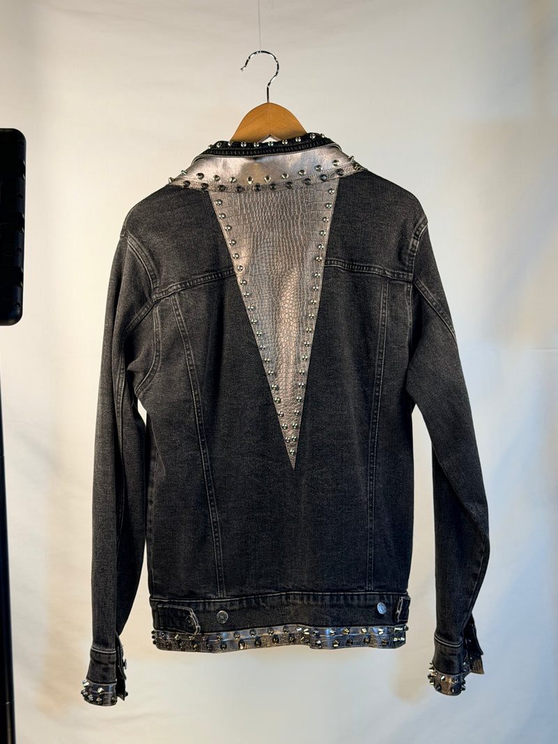 KANE Denim Jacket back view — Skinner & Vale upcycled denim jacket